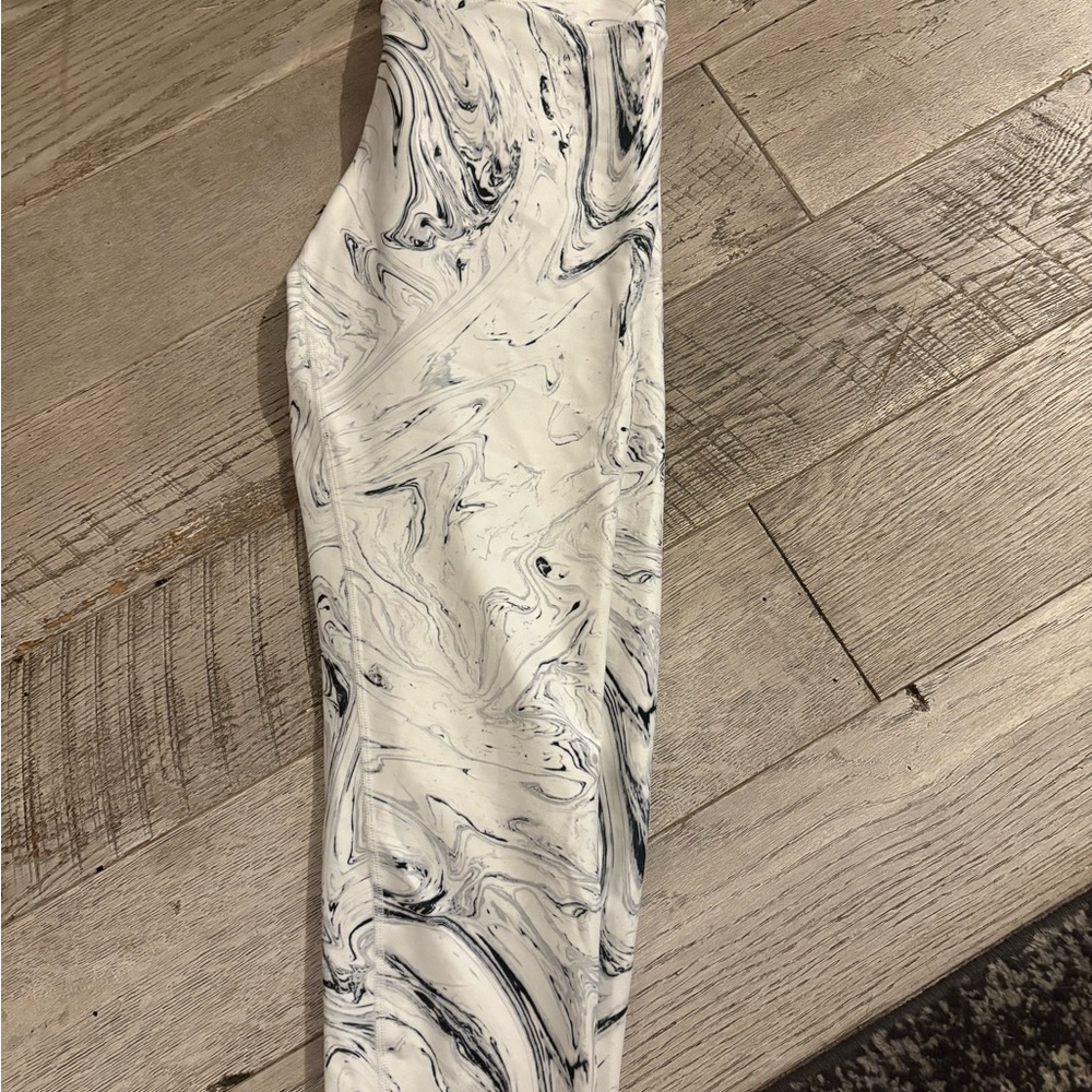 Balance Collection Black and White Swirl Leggings